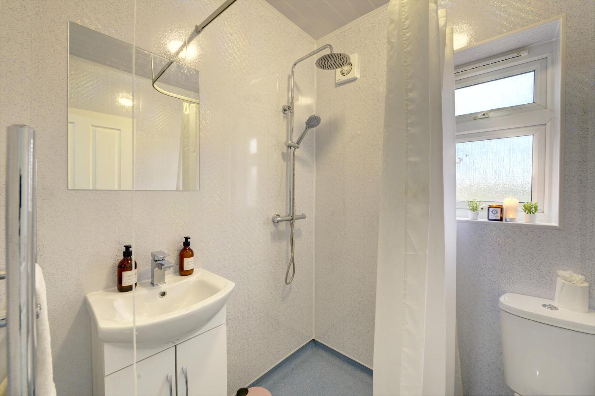 Stunning And Lovely 3 Bed House - Catch 22 Coventry Exterior photo