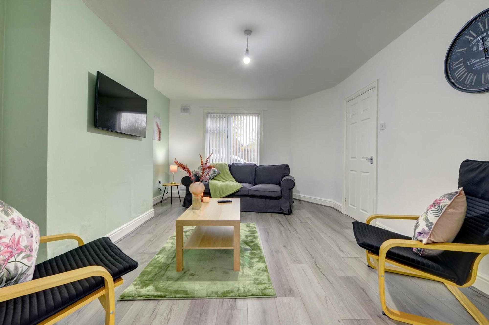 Stunning And Lovely 3 Bed House - Catch 22 Coventry Exterior photo
