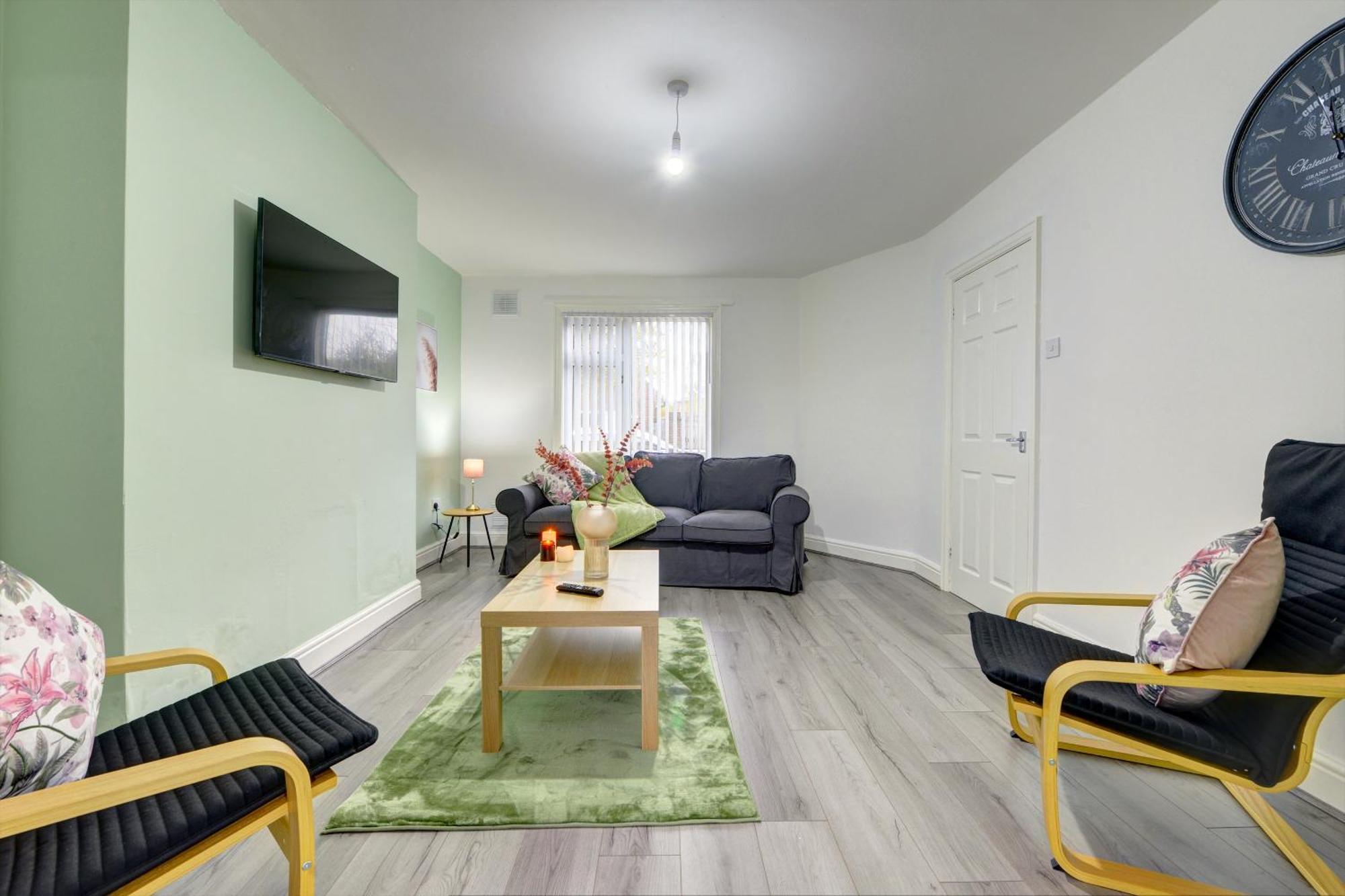 Stunning And Lovely 3 Bed House - Catch 22 Coventry Exterior photo