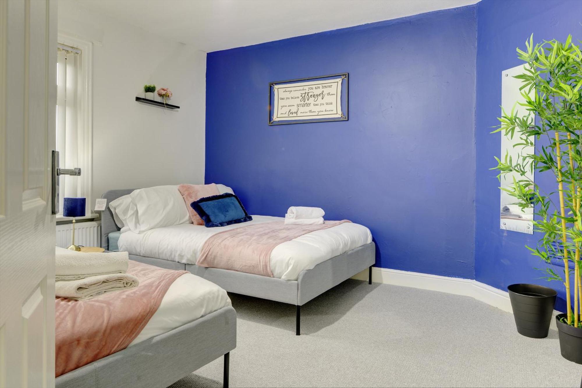Stunning And Lovely 3 Bed House - Catch 22 Coventry Exterior photo