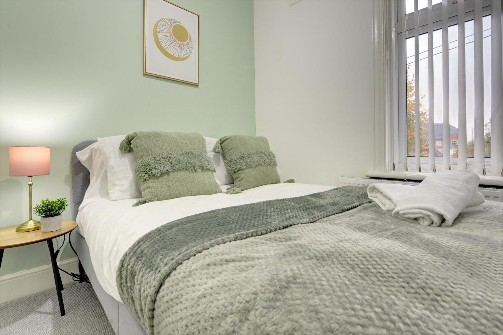 Stunning And Lovely 3 Bed House - Catch 22 Coventry Exterior photo