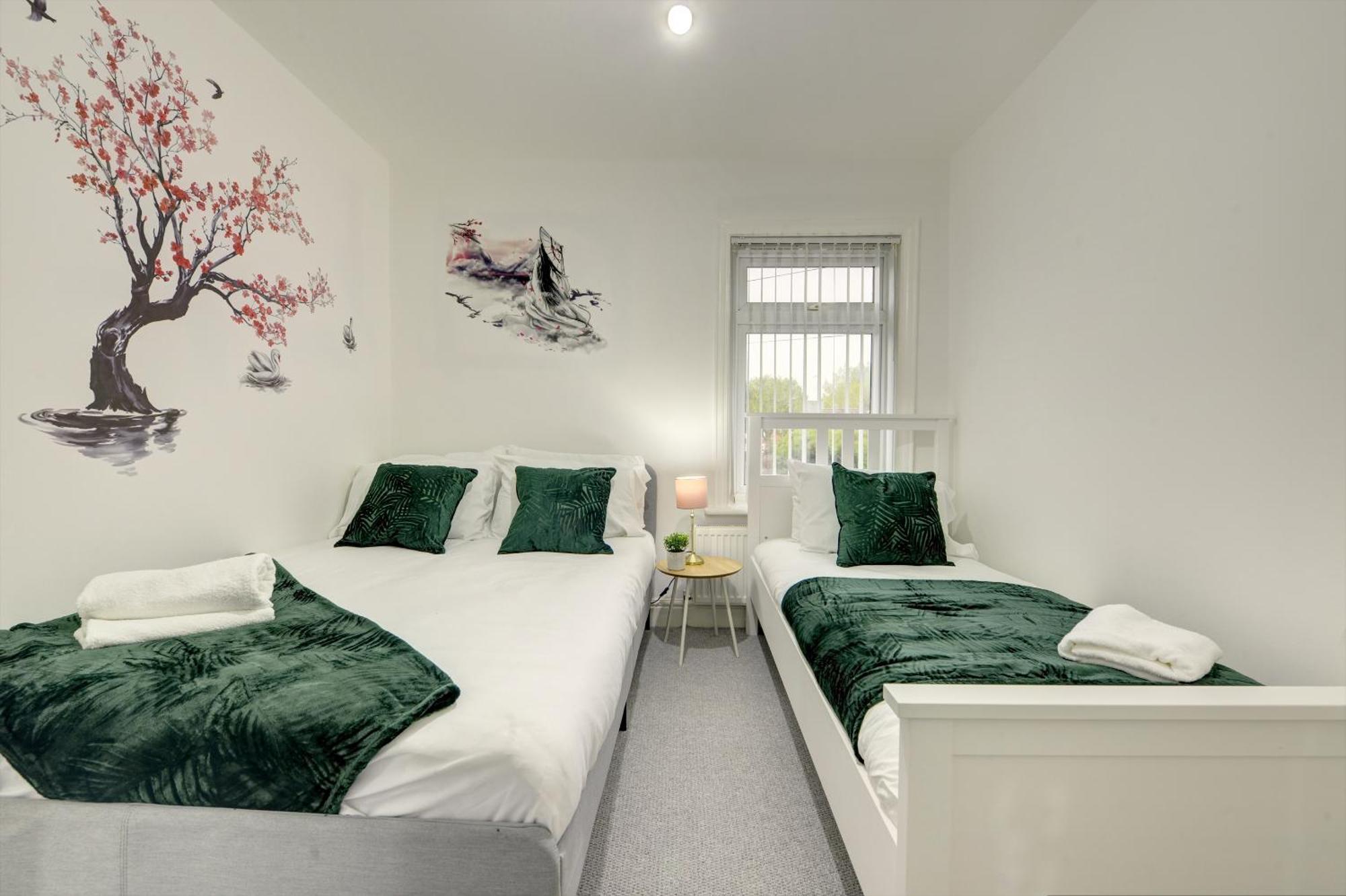Stunning And Lovely 3 Bed House - Catch 22 Coventry Exterior photo