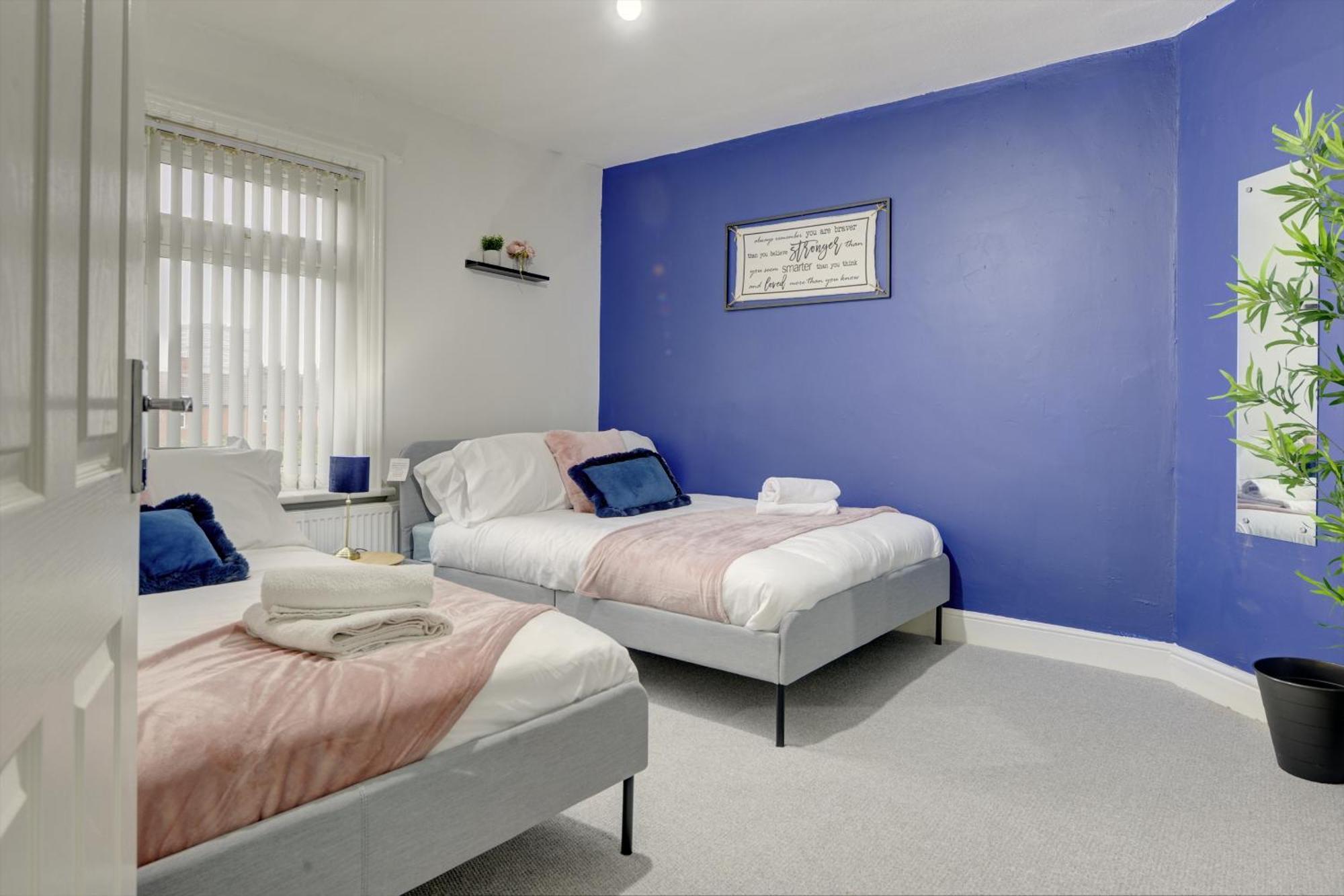 Stunning And Lovely 3 Bed House - Catch 22 Coventry Exterior photo