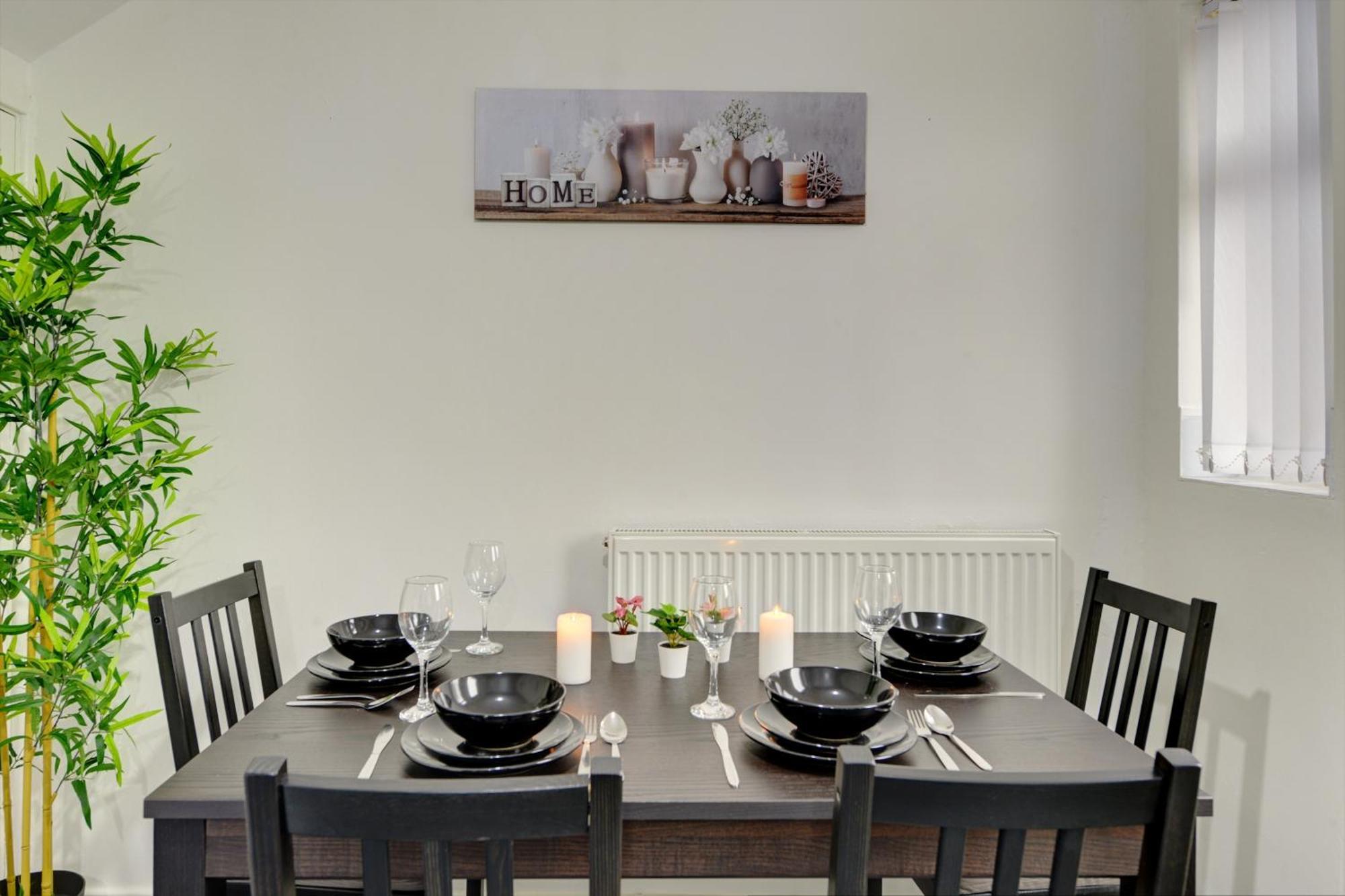 Stunning And Lovely 3 Bed House - Catch 22 Coventry Exterior photo