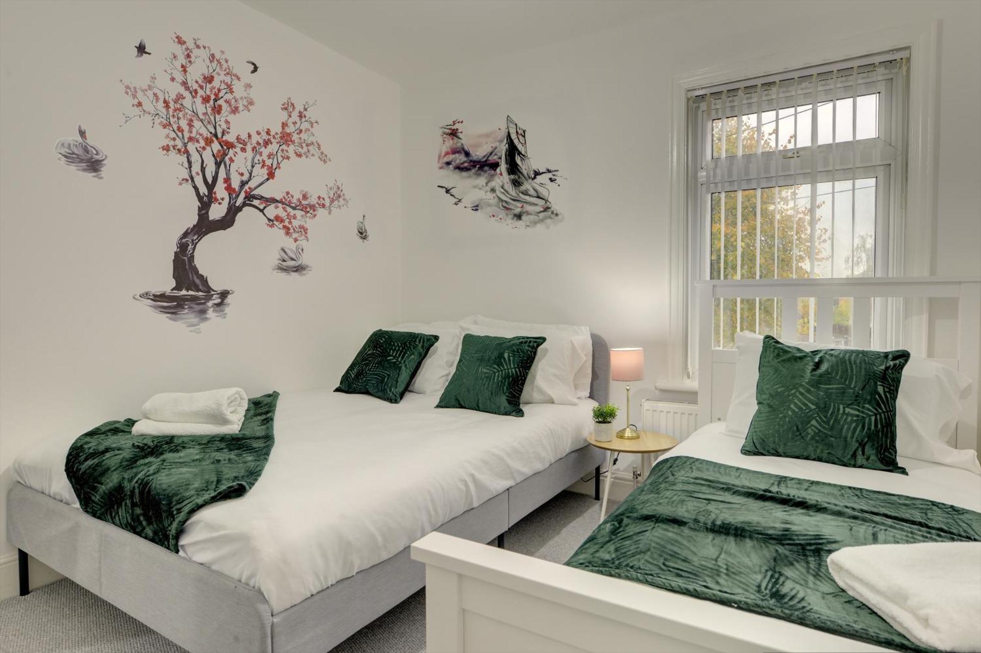 Stunning And Lovely 3 Bed House - Catch 22 Coventry Exterior photo