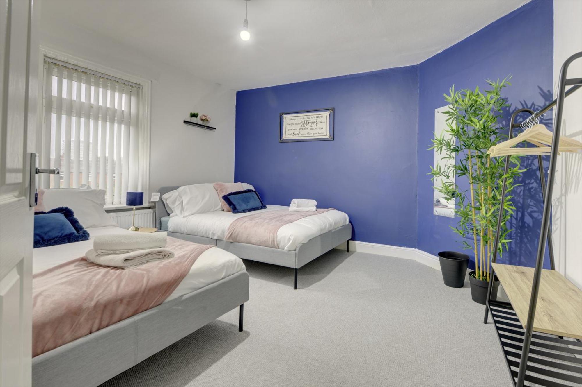 Stunning And Lovely 3 Bed House - Catch 22 Coventry Exterior photo