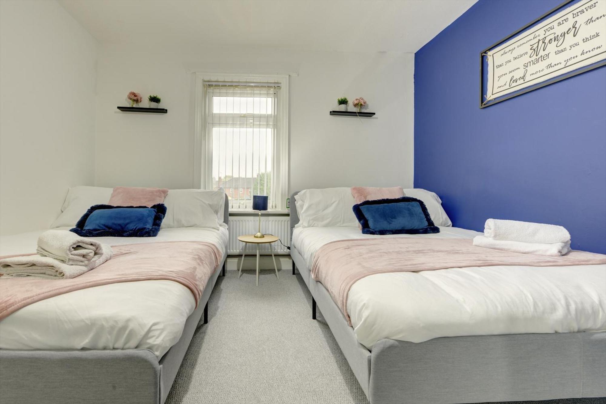 Stunning And Lovely 3 Bed House - Catch 22 Coventry Exterior photo